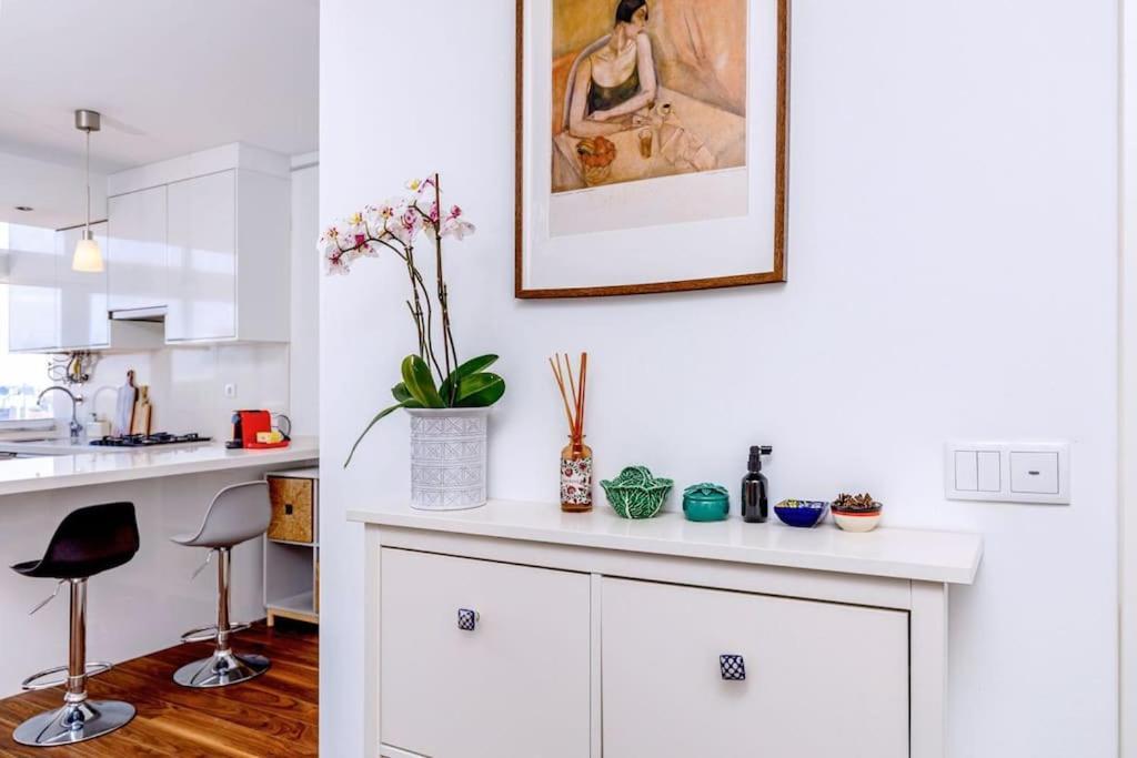 Cozy Bright Space With Landscape And Air Conditioner Apartment Lisbon