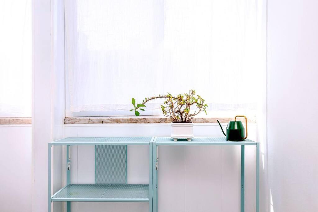 Cozy Bright Space With Landscape And Air Conditioner Apartment